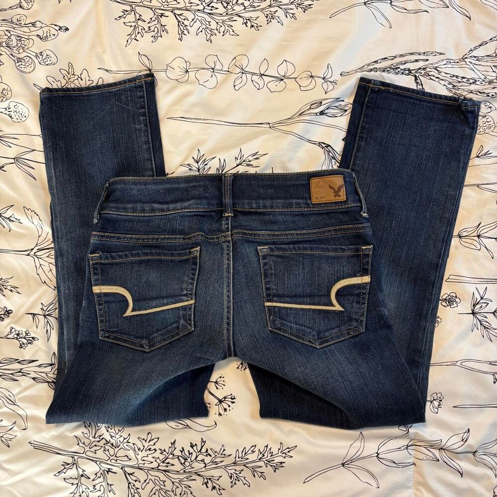 American Eagle dark wash cropped jeans